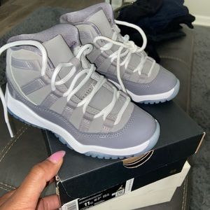 Cool Grey (11s Kids)